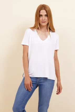 Majestic Soft Touch Semi Relaxed V-Neck Tee in Blanc