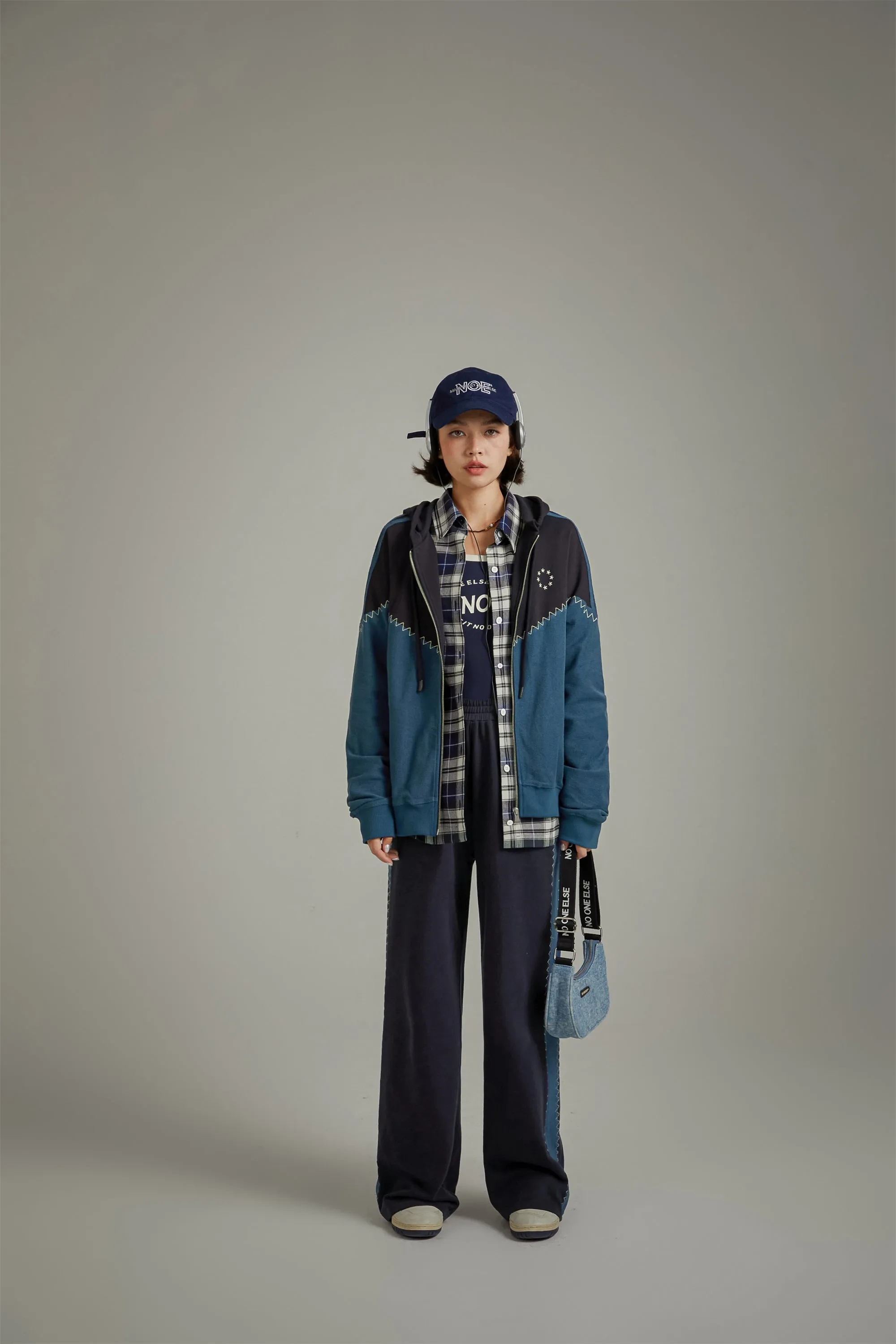 Stitch Color Hooded Zip-Up